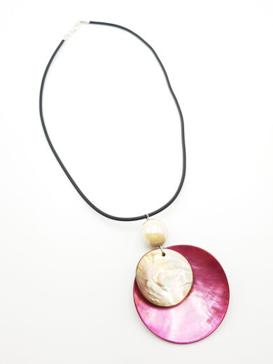 Plasma Pearl Pendant made of mother of pearl and porcelain bead
